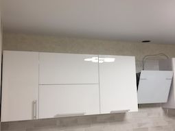 Кухня с акриловыми МДФ фасадами на заказ